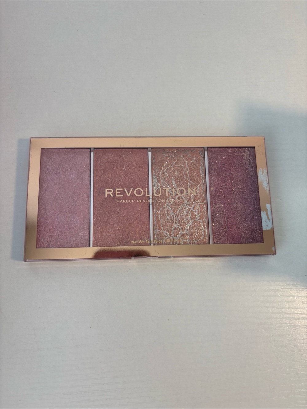 REVOLUTION VINTAGE LACE BLUSH Palette 4 shade Intense Dual Pigment Blusher.